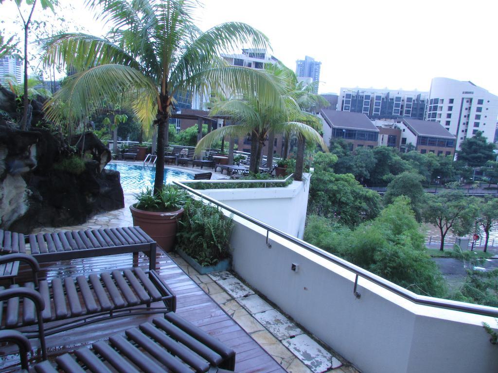 Khách sạn Robertson Quay 3*